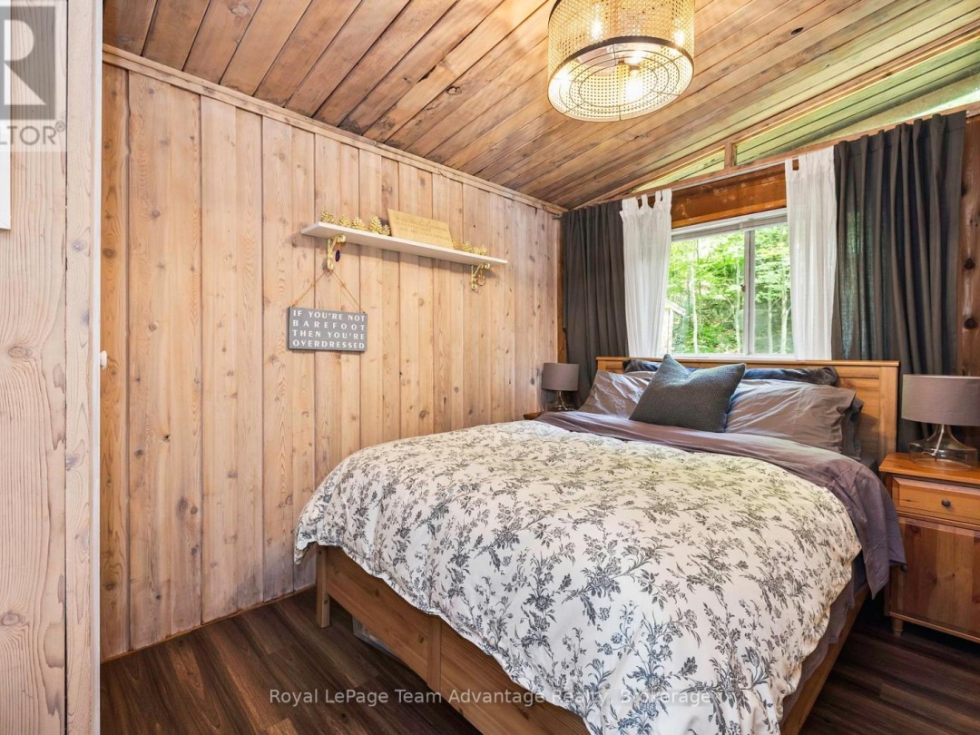 24 B717 ISABELLA ISLAND, 