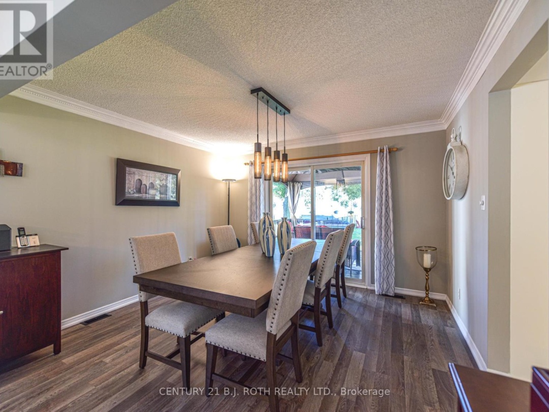 60 Simcoe Road, Lake Simcoe