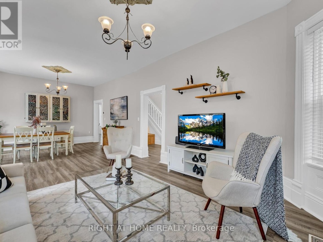 182 Nottawasaga Street, Orillia