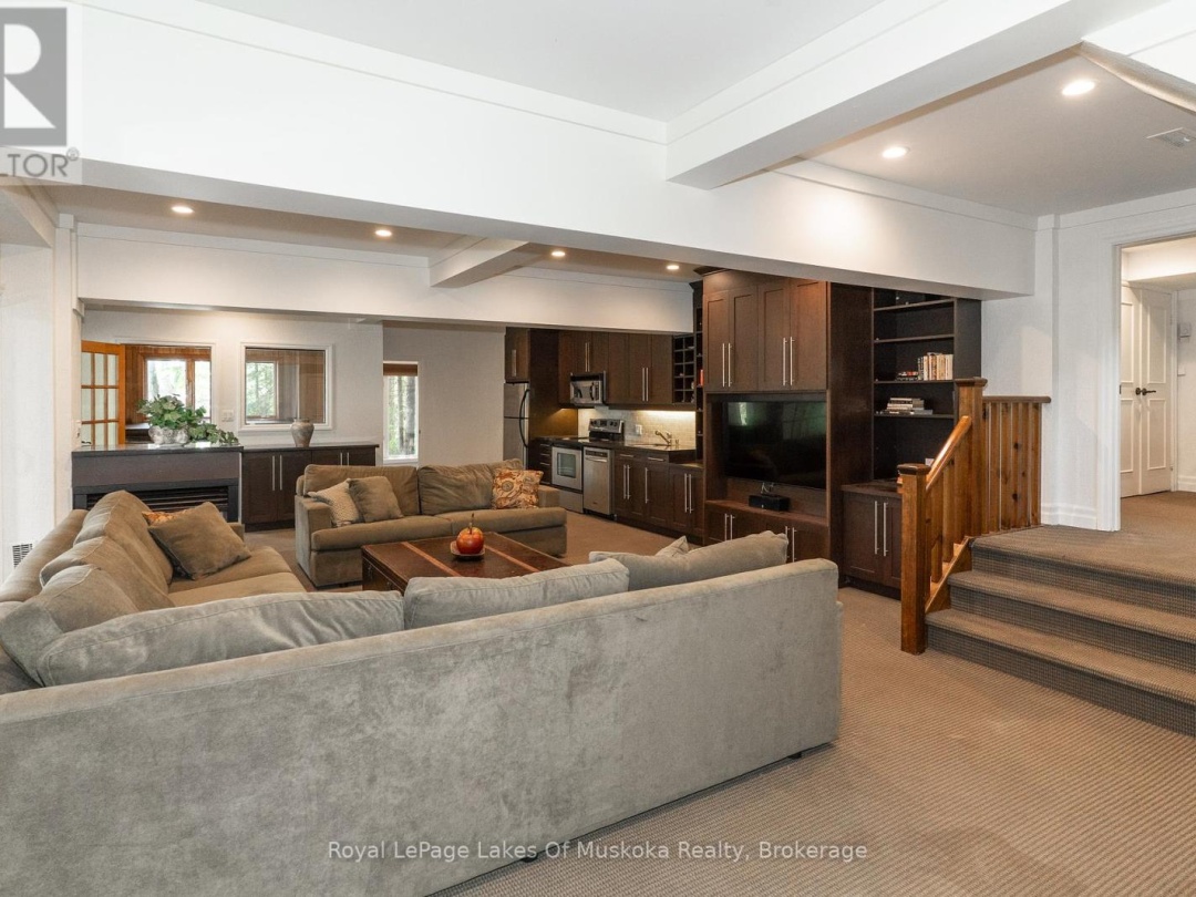 51 PINETREE ROAD, 