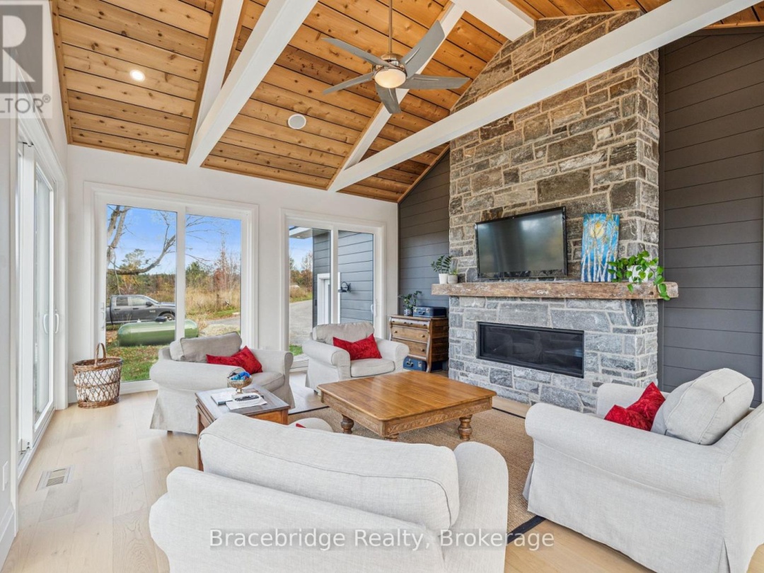 1006 STEPHENS BAY ROAD, 