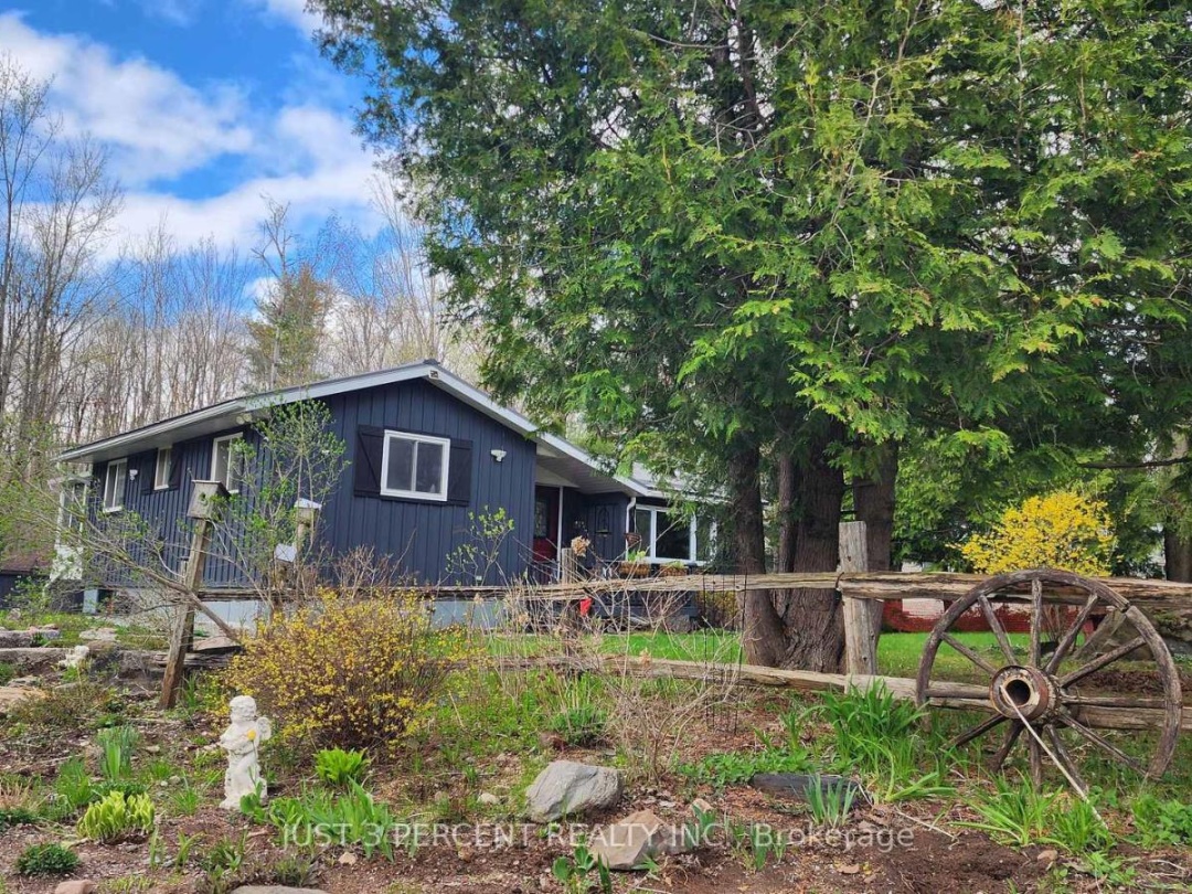 55 Northern Avenue, Little Bald Lake