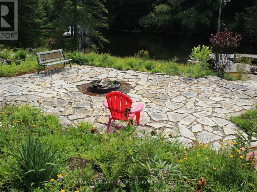 1082 GREEN LAKE ROAD, Gull River