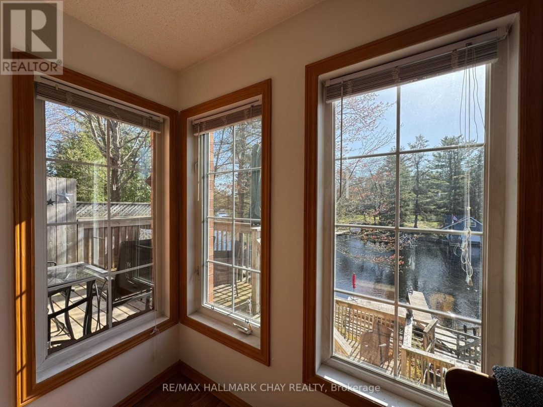 20 Liza Crescent, Lake Muskoka