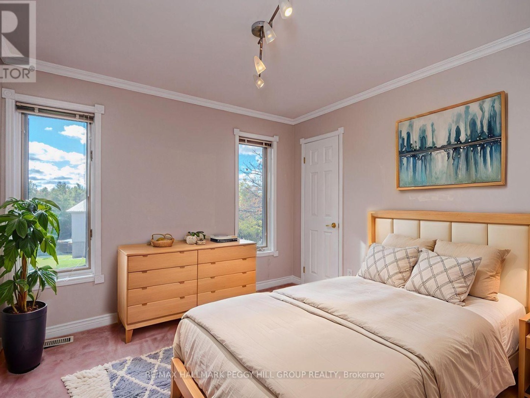 1564 HONEY HARBOUR ROAD, 