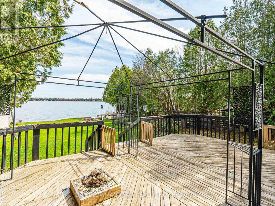 32 Beach Road, Lake Scugog