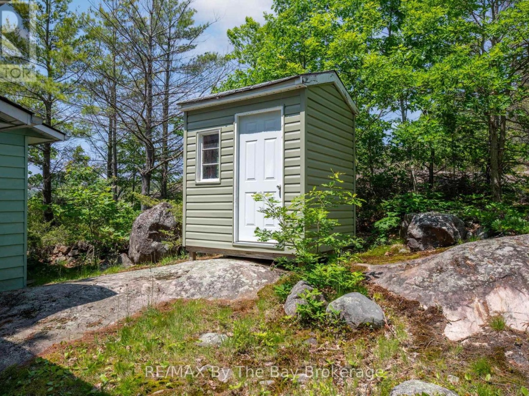 3572 ISLAND 820/MERMAID ISLAND, 