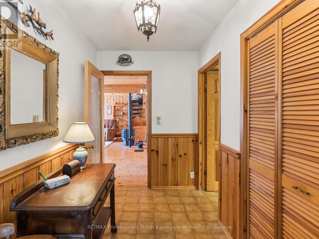 6469 Kennisis Lake Road, Kennisis Lake