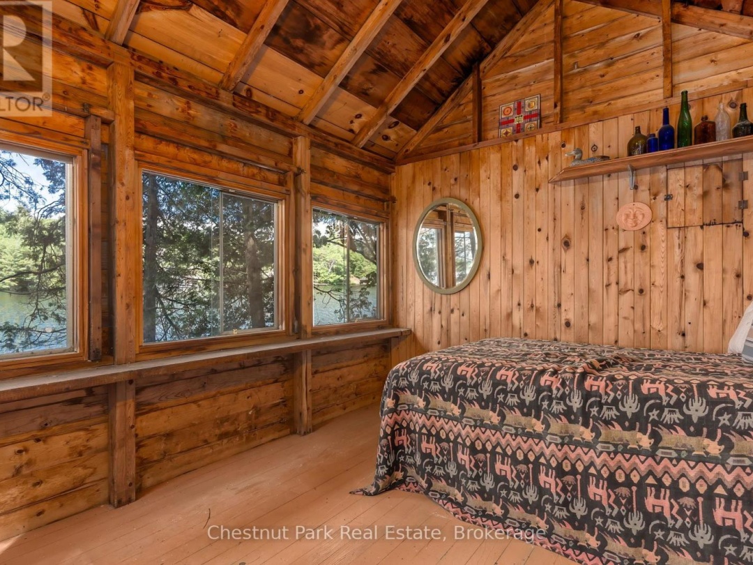 26 TAYLOR ISLAND 26LM, 
