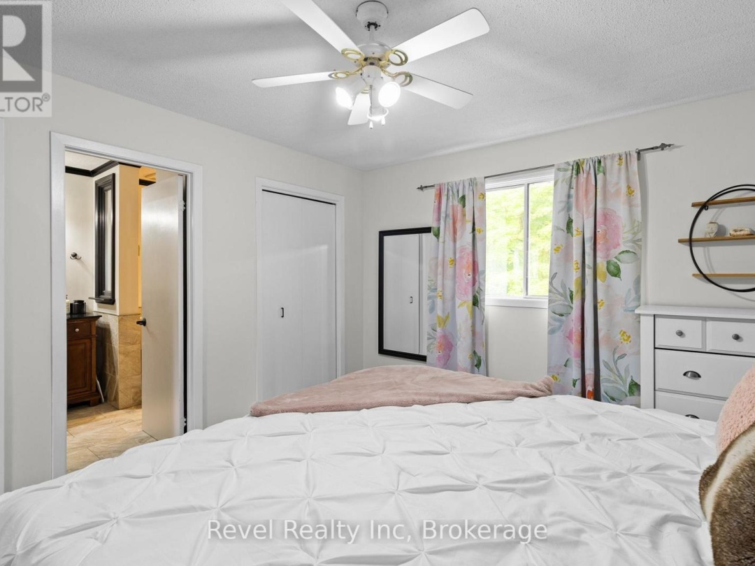 35 MACKLAIM DRIVE, 
