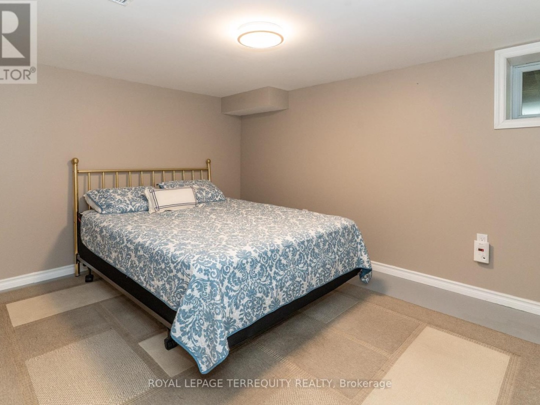 10 STONEHEDGE CLOSE, 