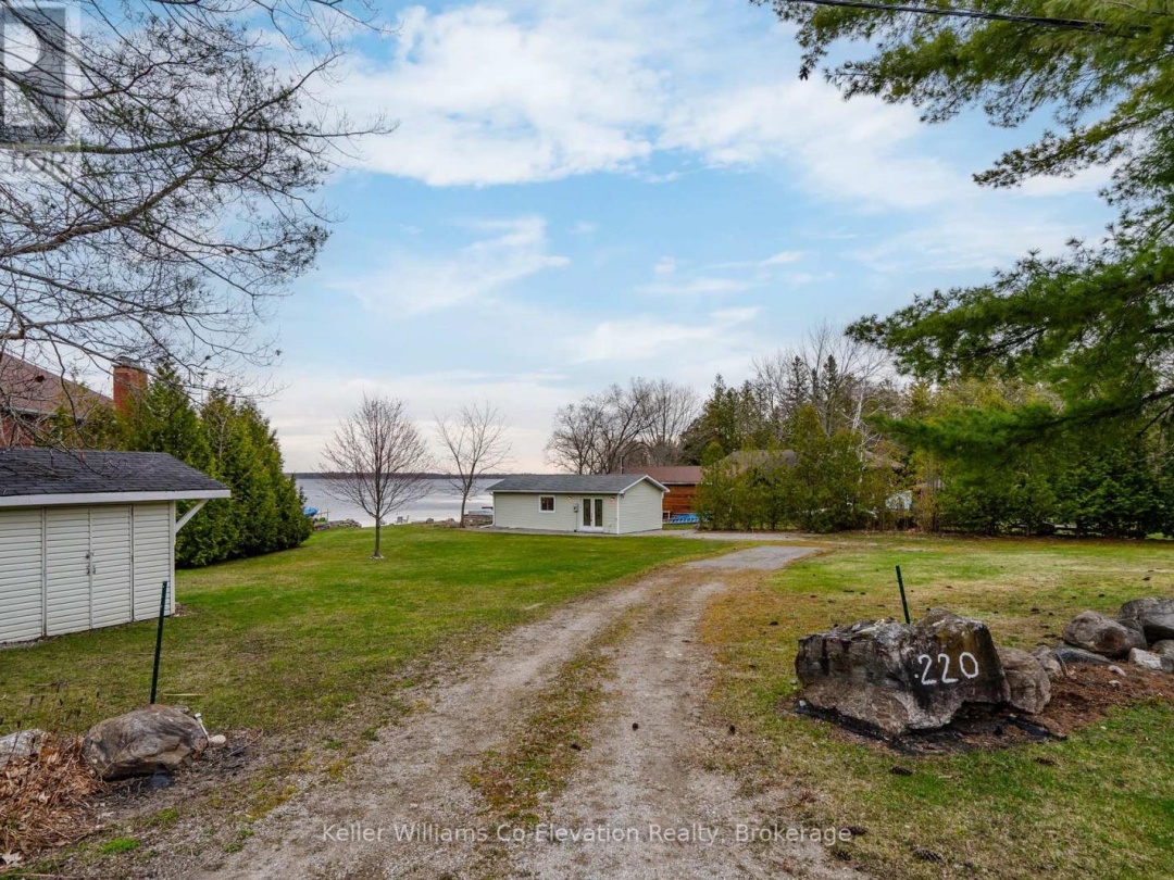 220 Robin's Point Road, Georgian Bay