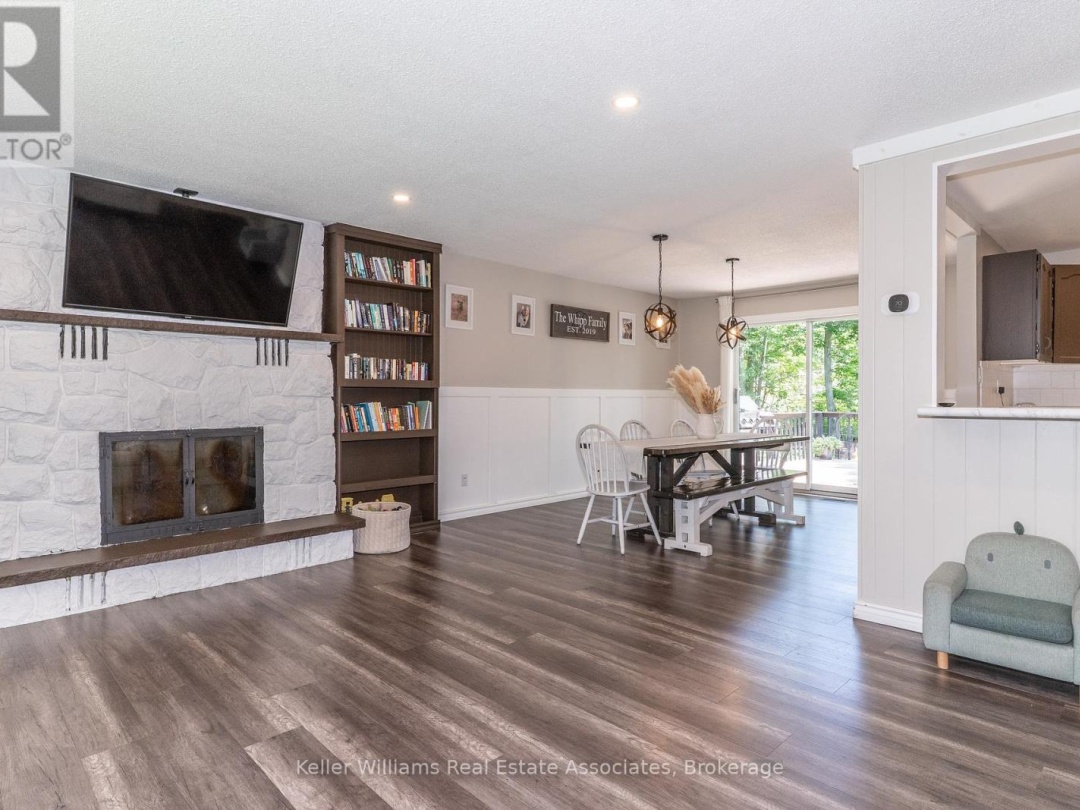 220 ALEXANDER STREET, 