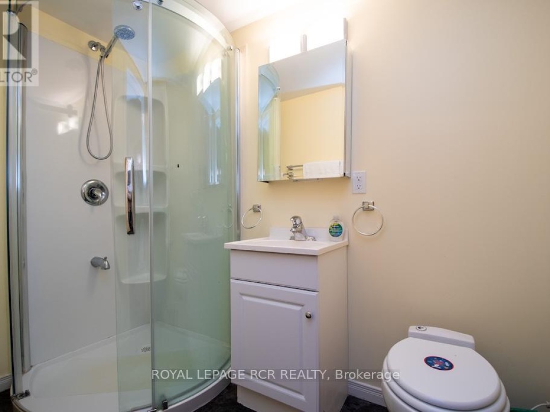 24 Juniper Crescent, Four Mile Lake