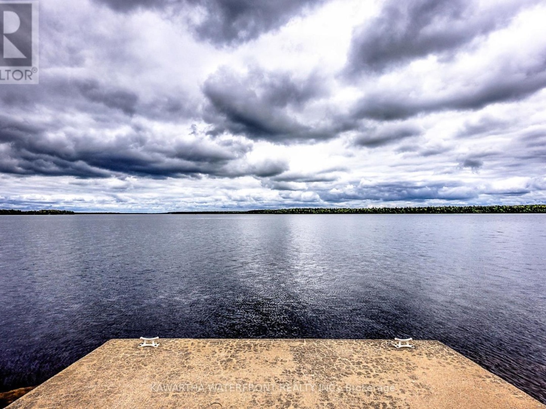 557 Riverside Drive, Pigeon Lake