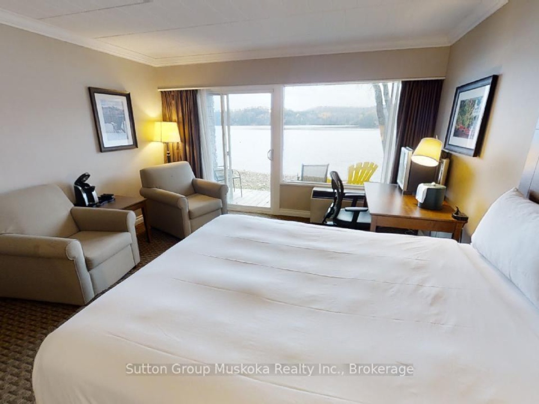 112 - 1235 DEERHURST DRIVE, 