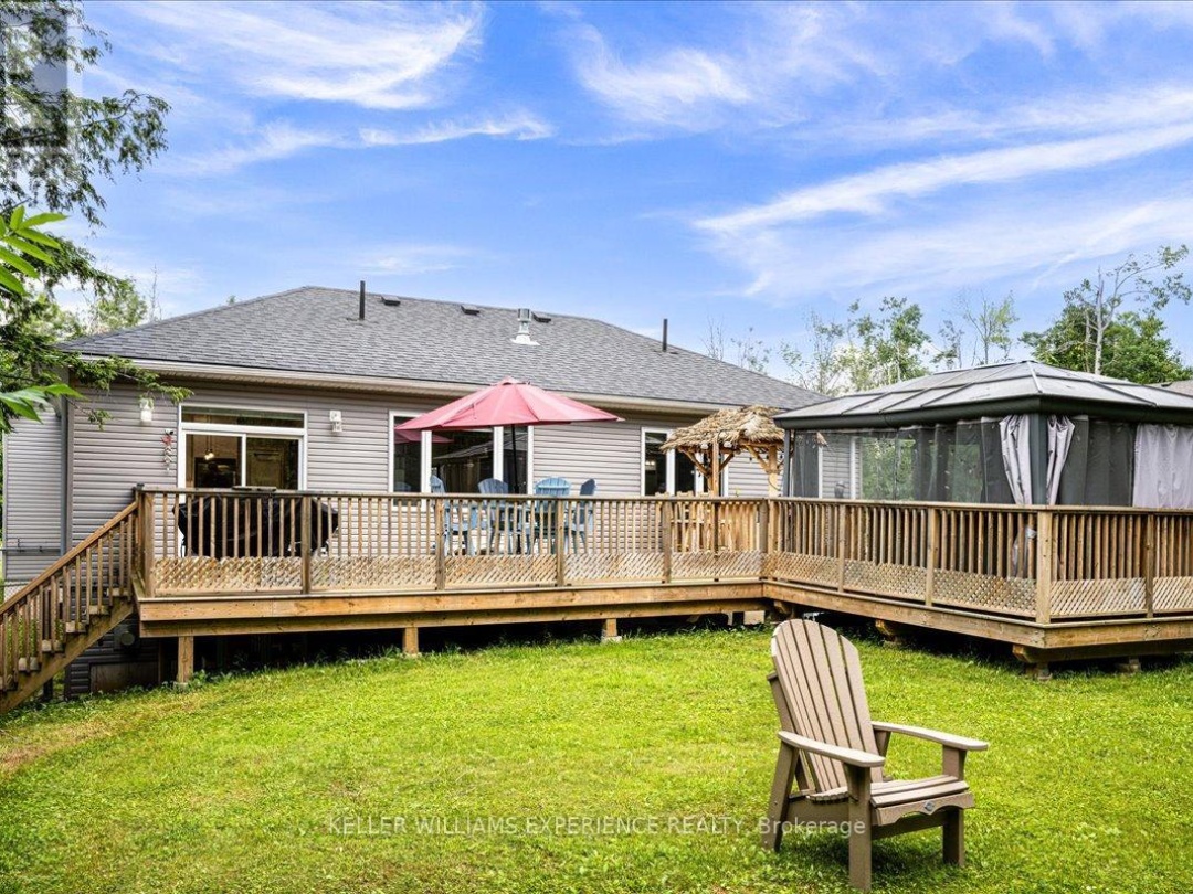 158 MOONSTONE ROAD E, 