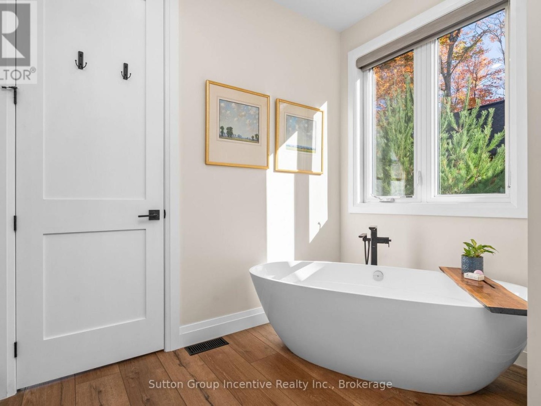 24 ST GEORGES COURT, 