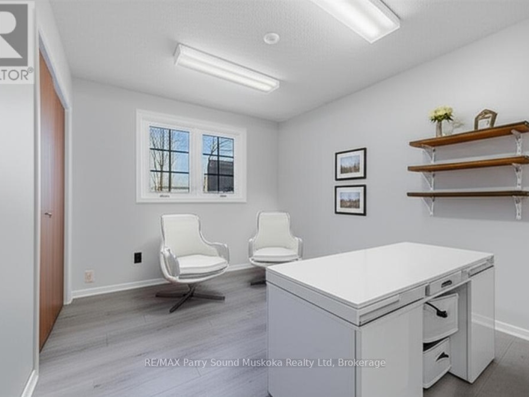 2 WILLIAM STREET, Parry Sound
