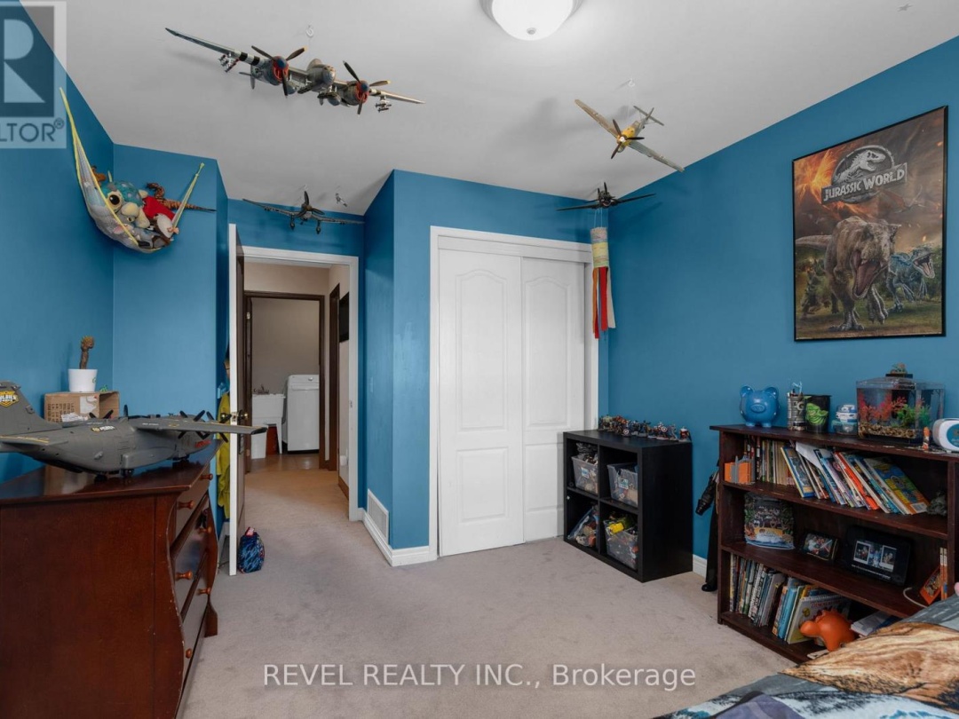 36 800 West Ridge Boulevard, Orillia