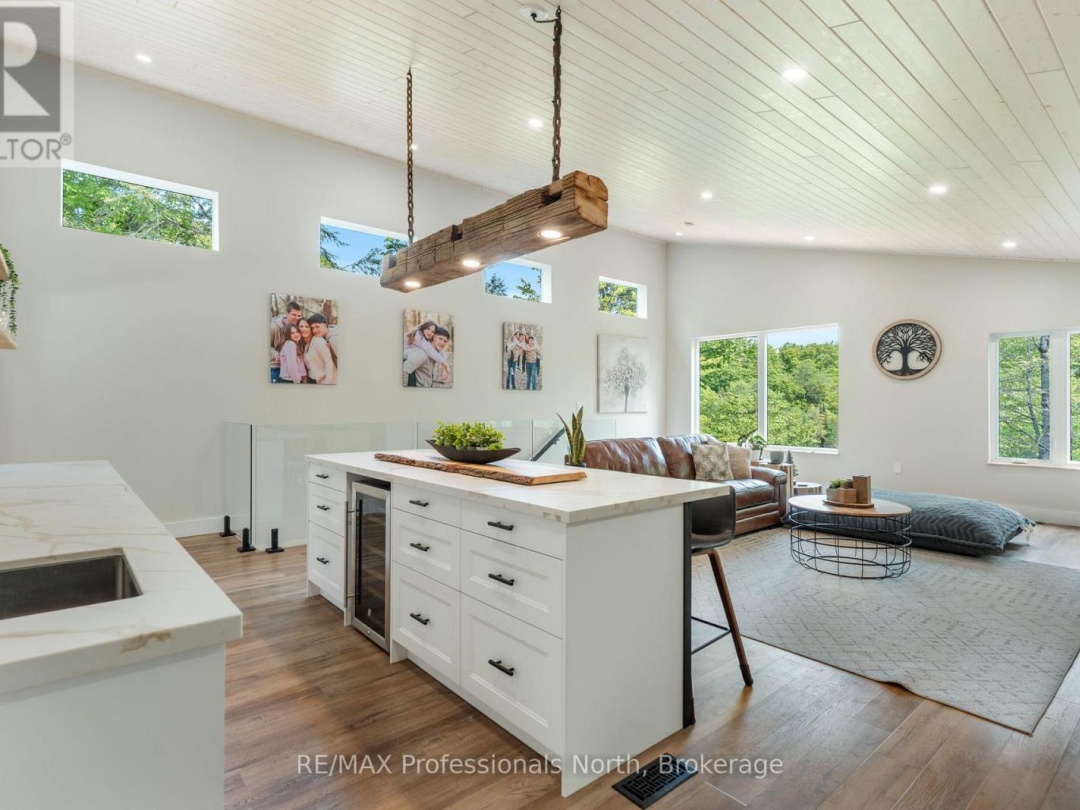 1063 Mink Road, Long Lake