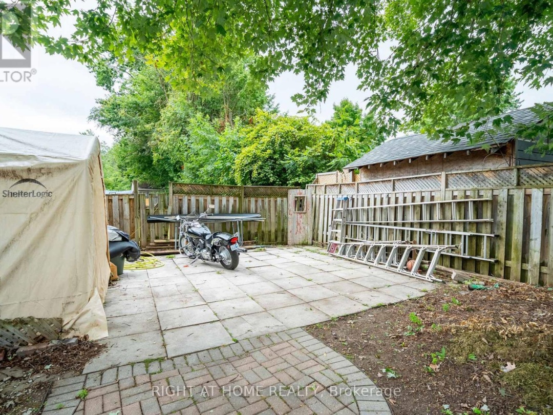 3392 CORONATION AVENUE, 