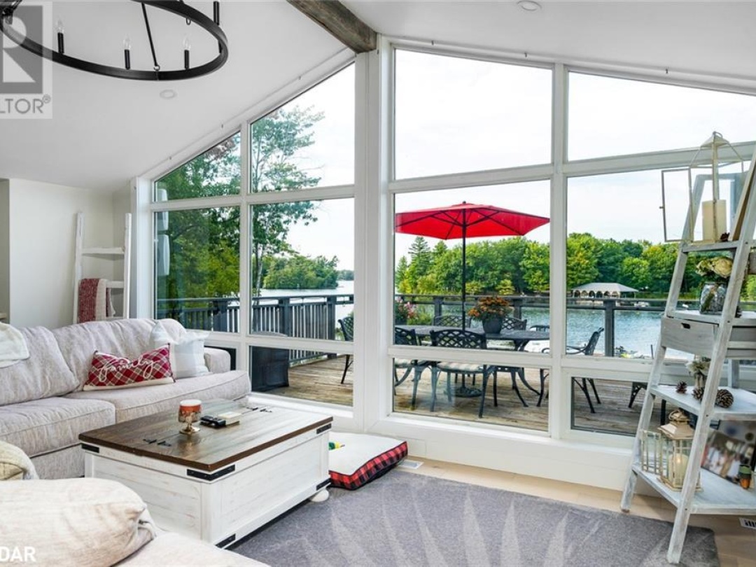 3352 Russell Drive, Gloucester Pool