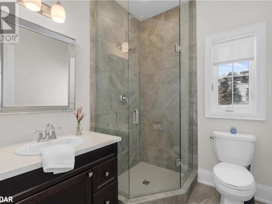 12 Thoroughbred Drive, Oro-Medonte