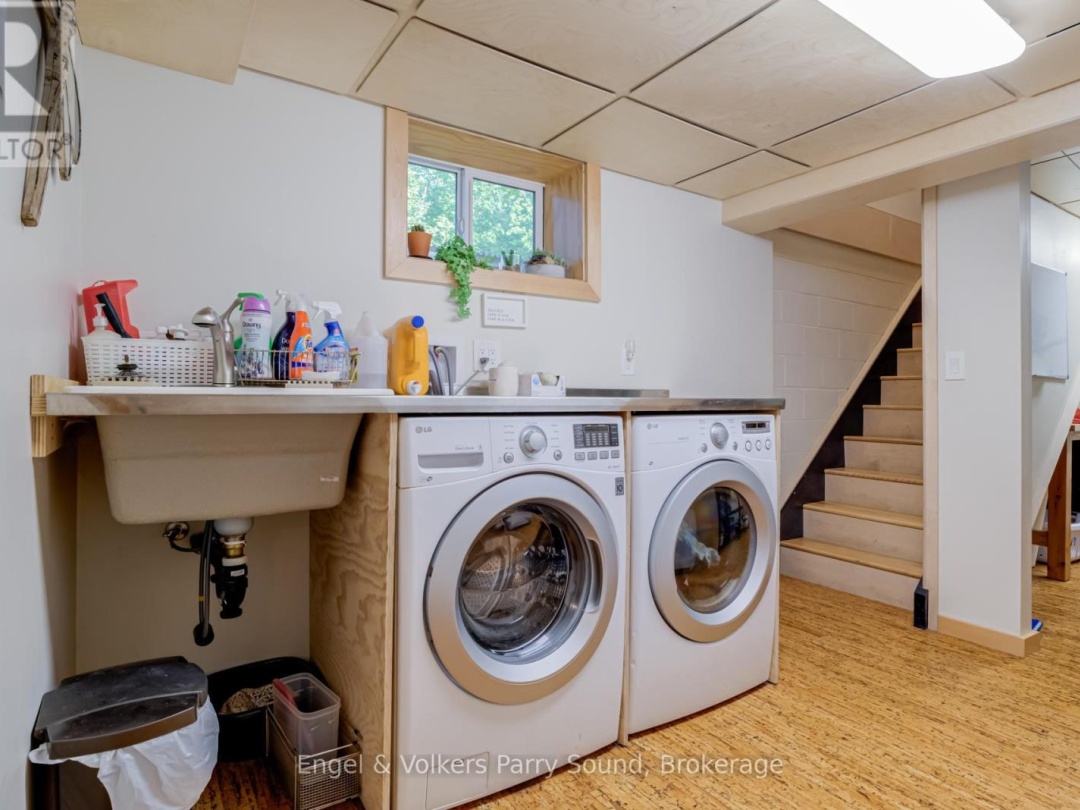 6 HARMONY LANE, 