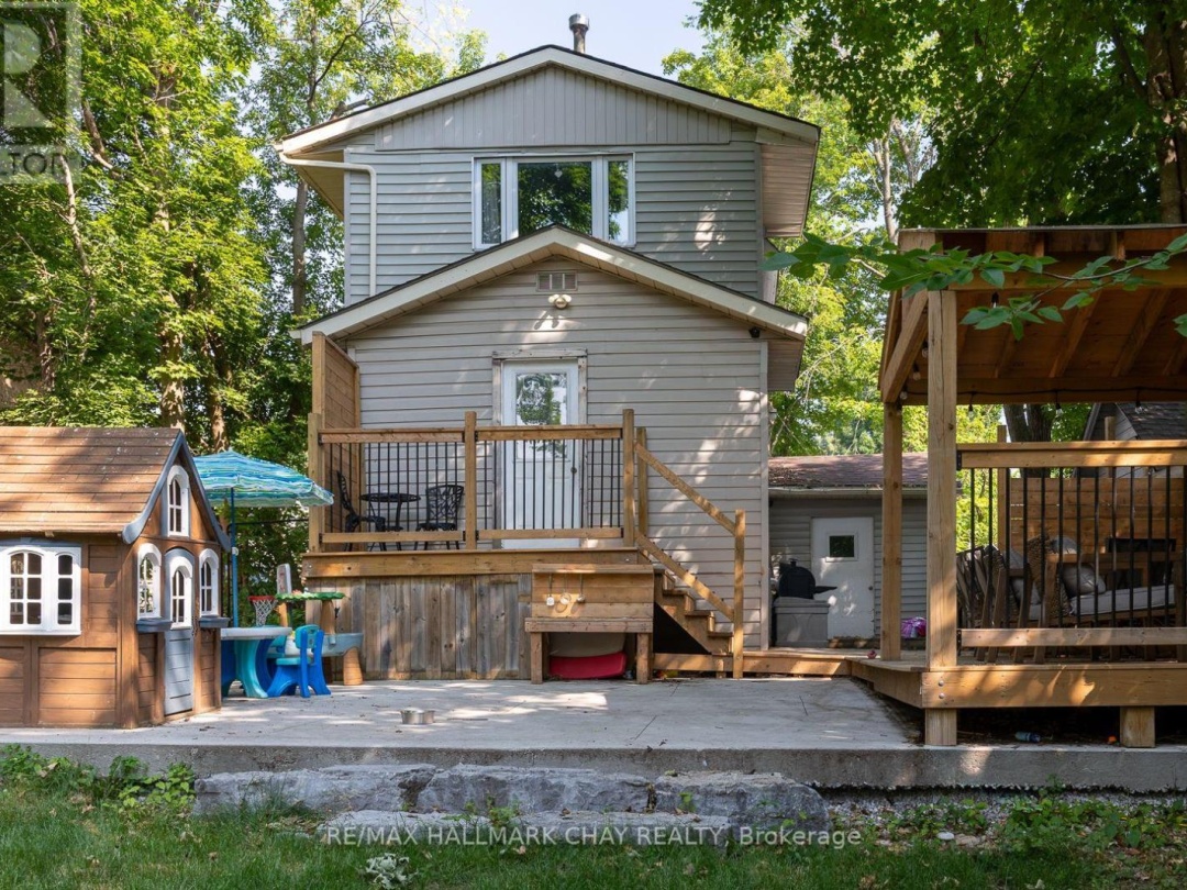 109 BORLAND STREET E, 