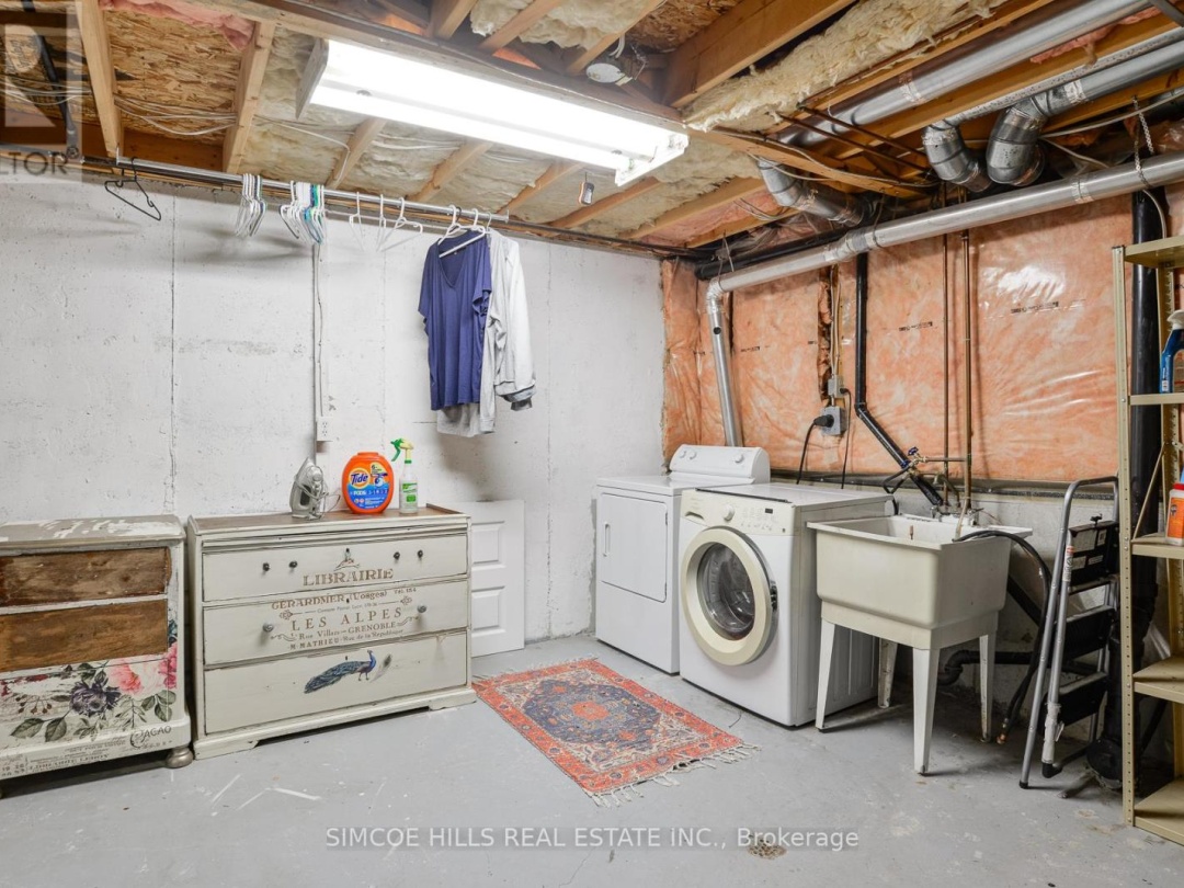 17 - 492 LACLIE STREET, 