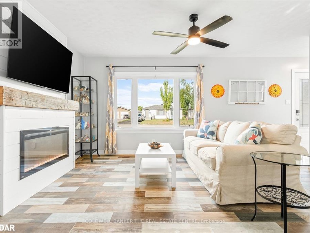 7 LEACH Street, 