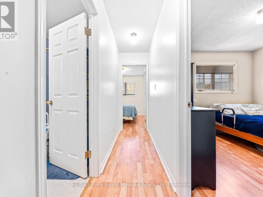 18 GEORGIAN BAY AVENUE, 