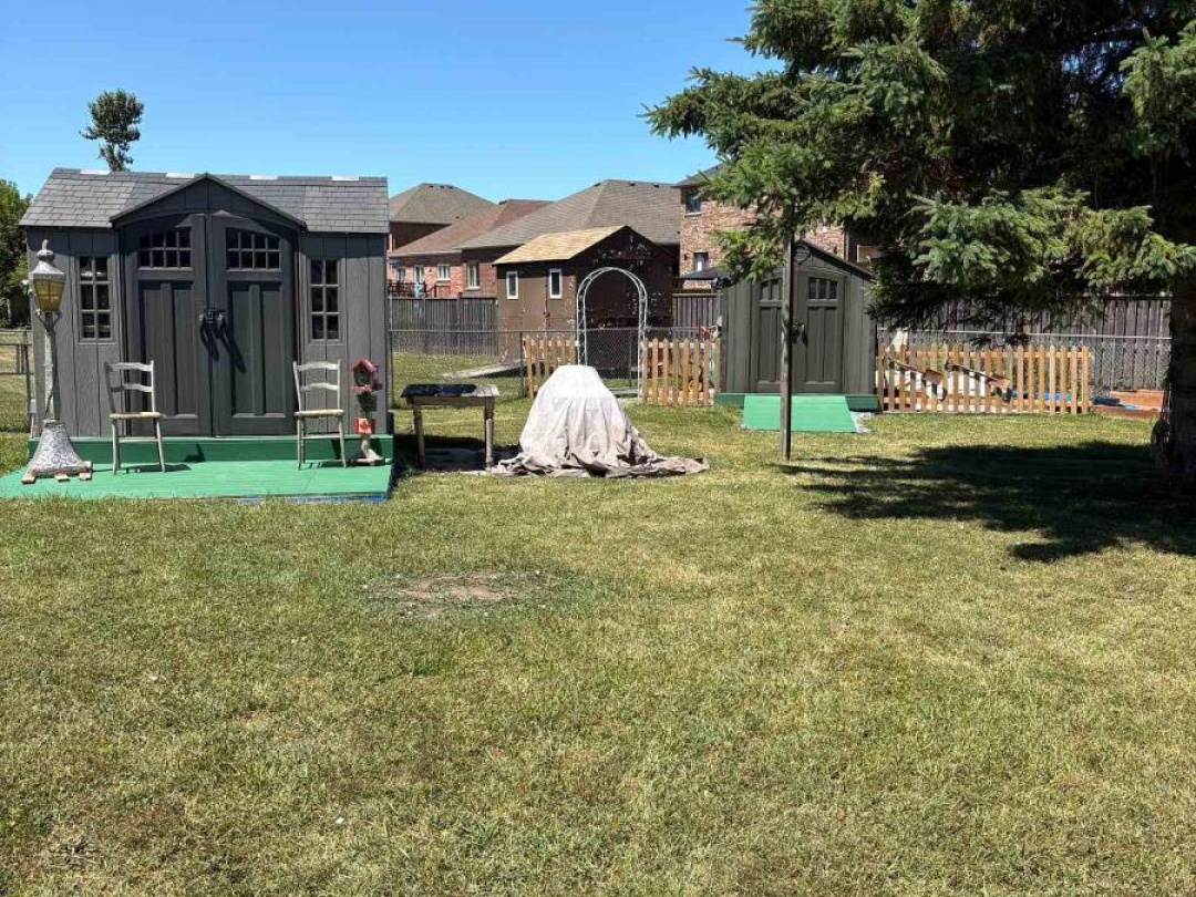 354 LAKELAND CRESCENT, 