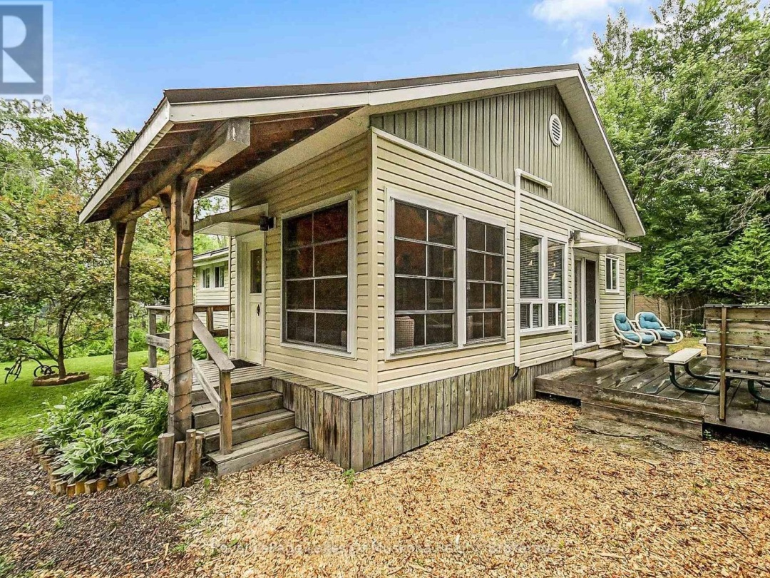 1009 KIRBYS BEACH ROAD W, 