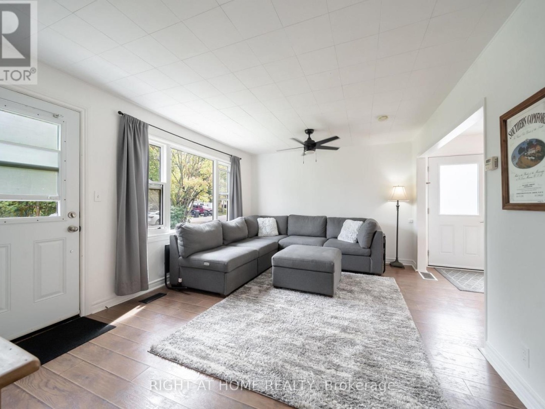 3392 CORONATION AVENUE, 