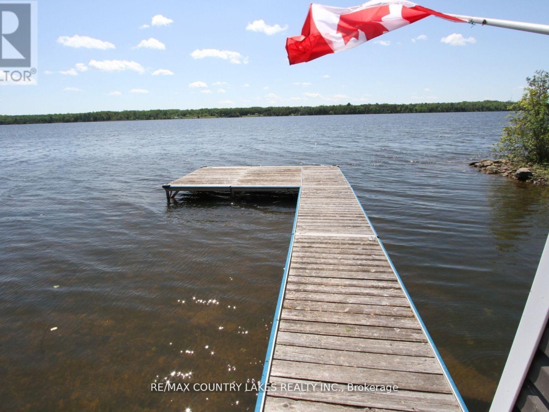 275 MCGUIRE BEACH ROAD, Canal Lake