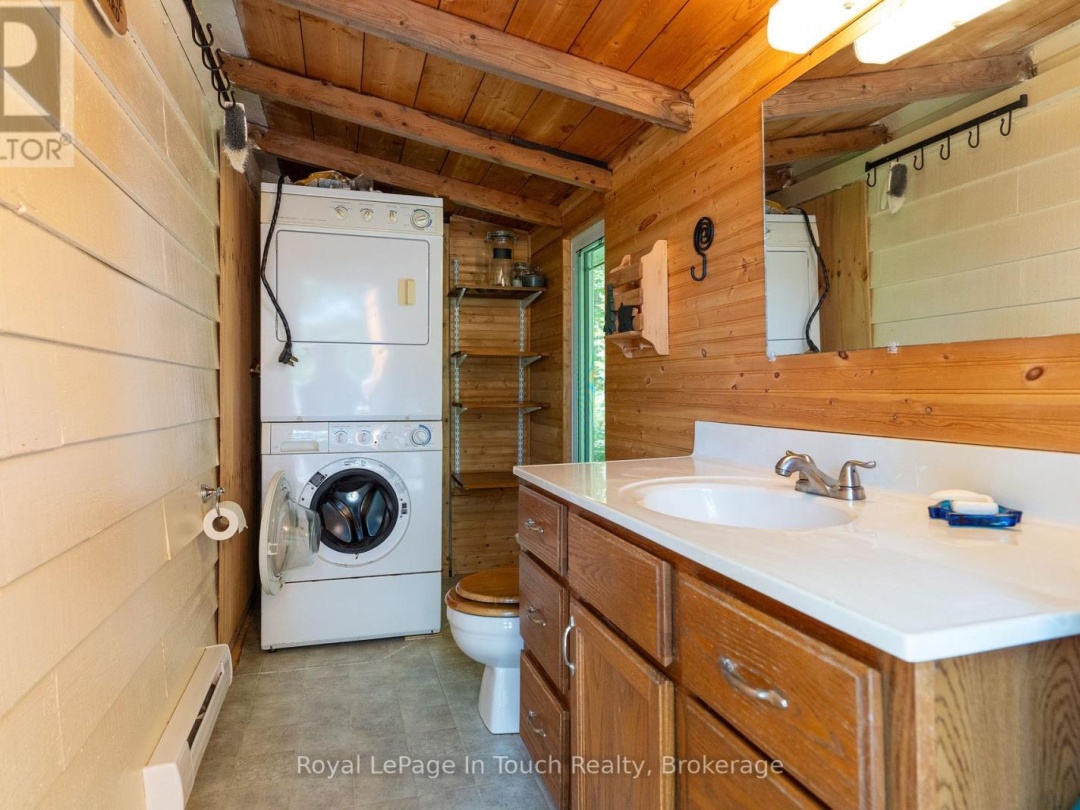 6980 ISLAND 1810, 