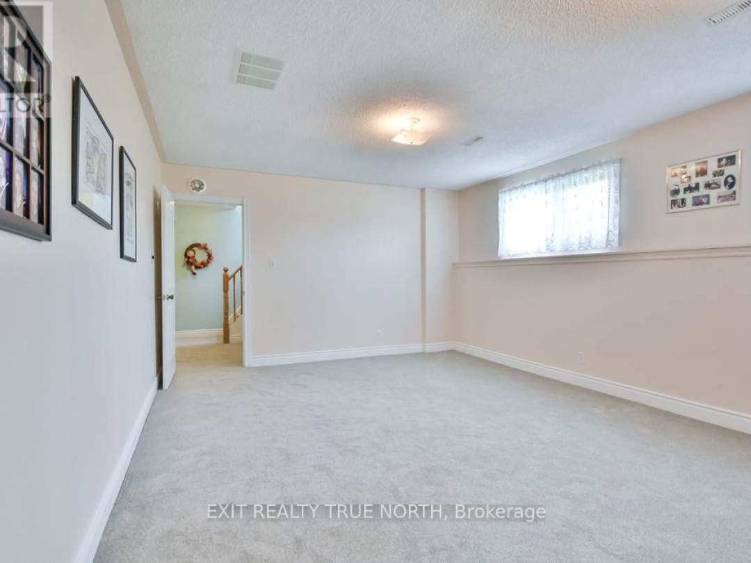 16 Hepinstall Place, Oro-Medonte