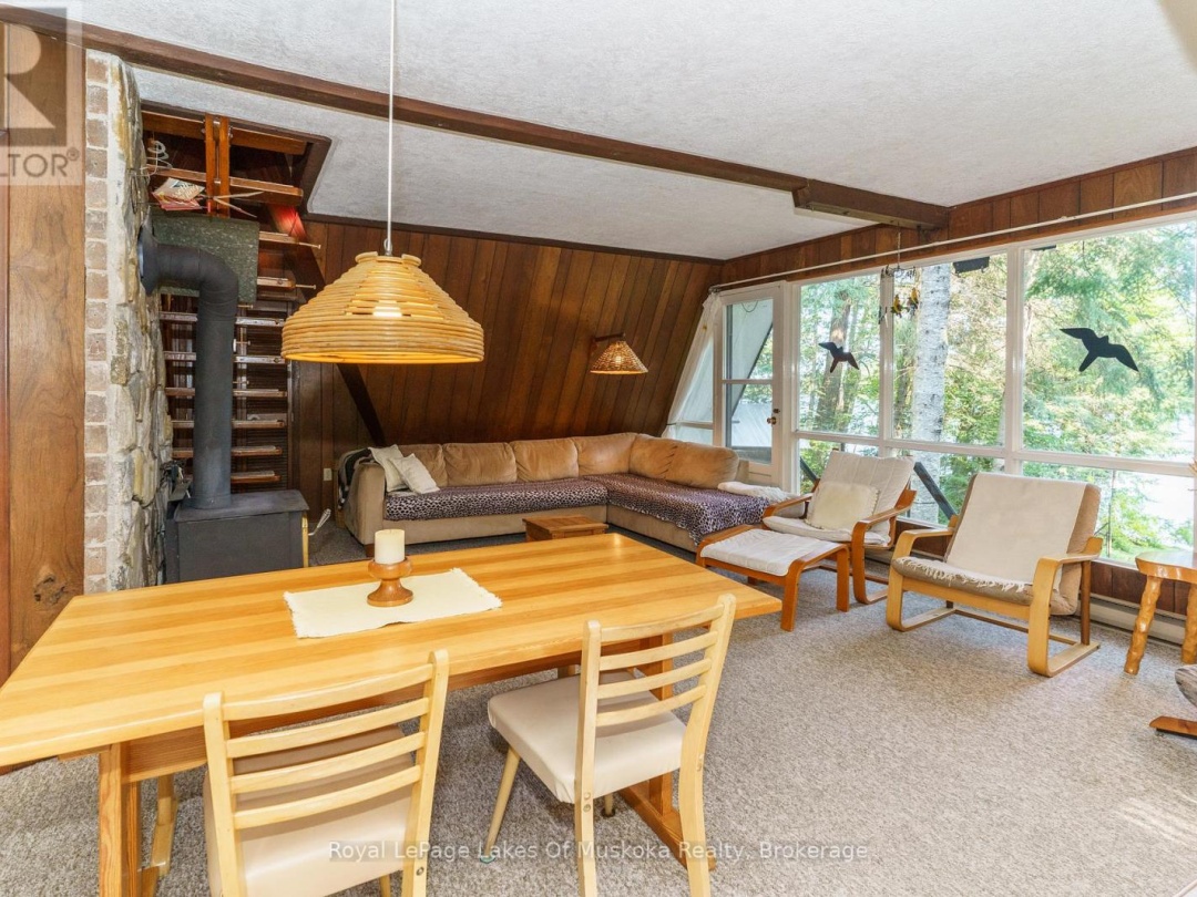 1363 West Oxbow Lake Road, Oxbow Lake
