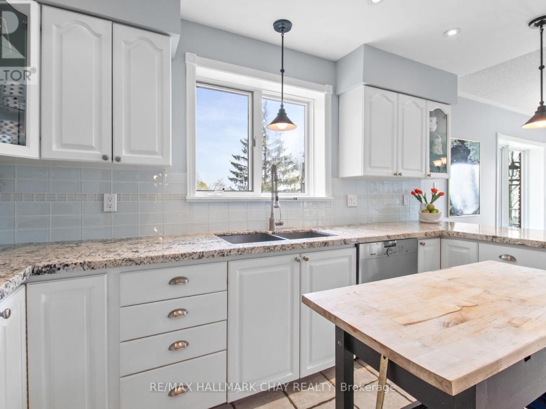 9 BLUERIDGE CRESCENT, Lake Simcoe