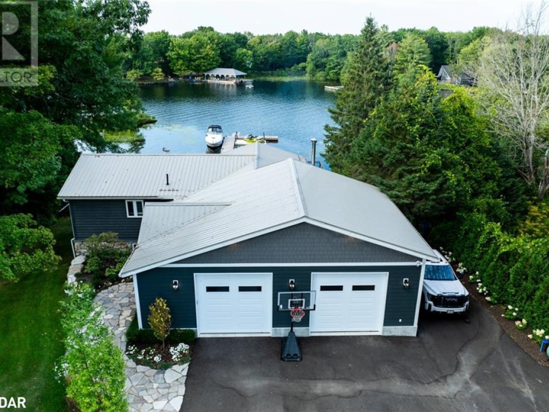 3352 Russell Drive, Gloucester Pool