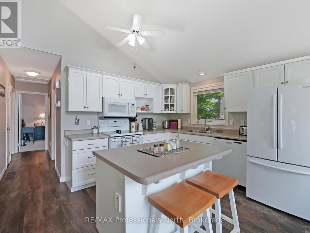 1093 Comak Crescent, St Nora Lake