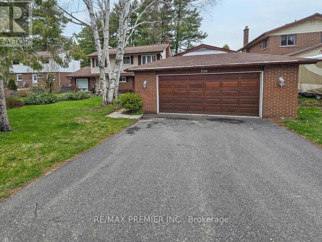 570 Phillip Street E, Gull Lake