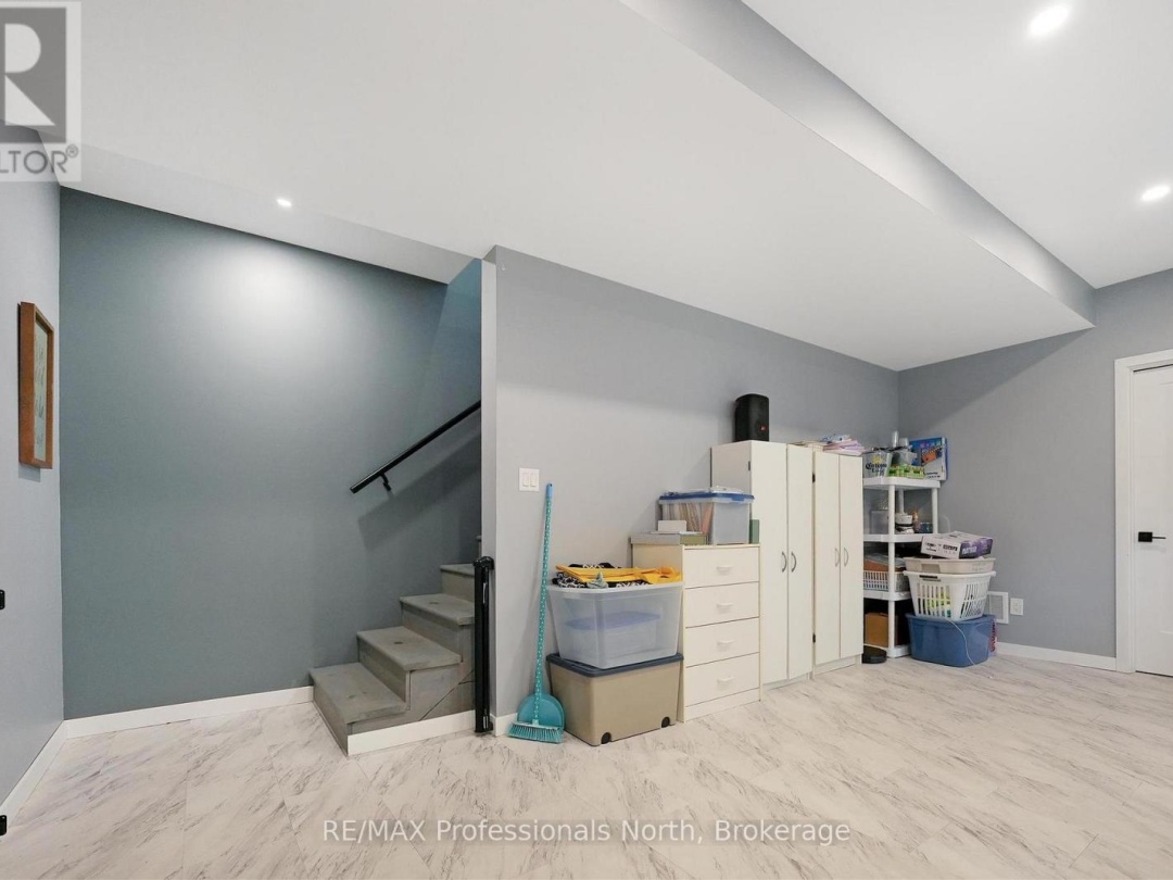 64 WINDOVER DRIVE, 