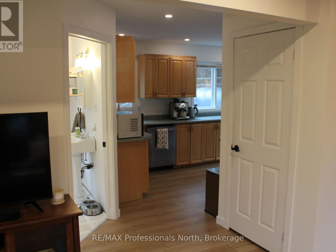 1121 OLD DONALD ROAD N, 