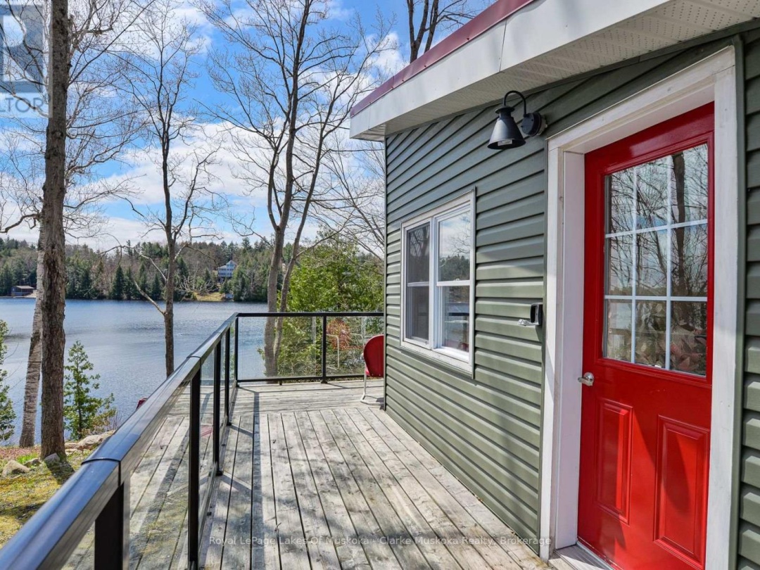 7 - 7 SILVER POINT ROAD, 