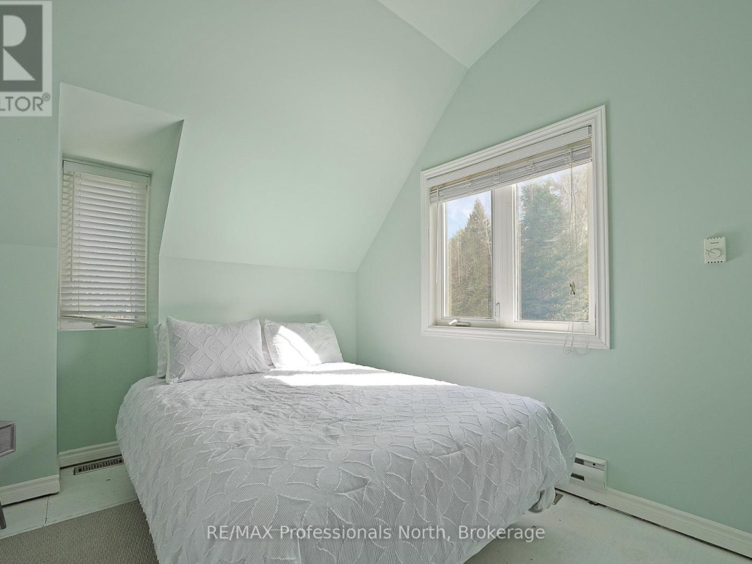 1008 Cherokee Trail, Halls Lake