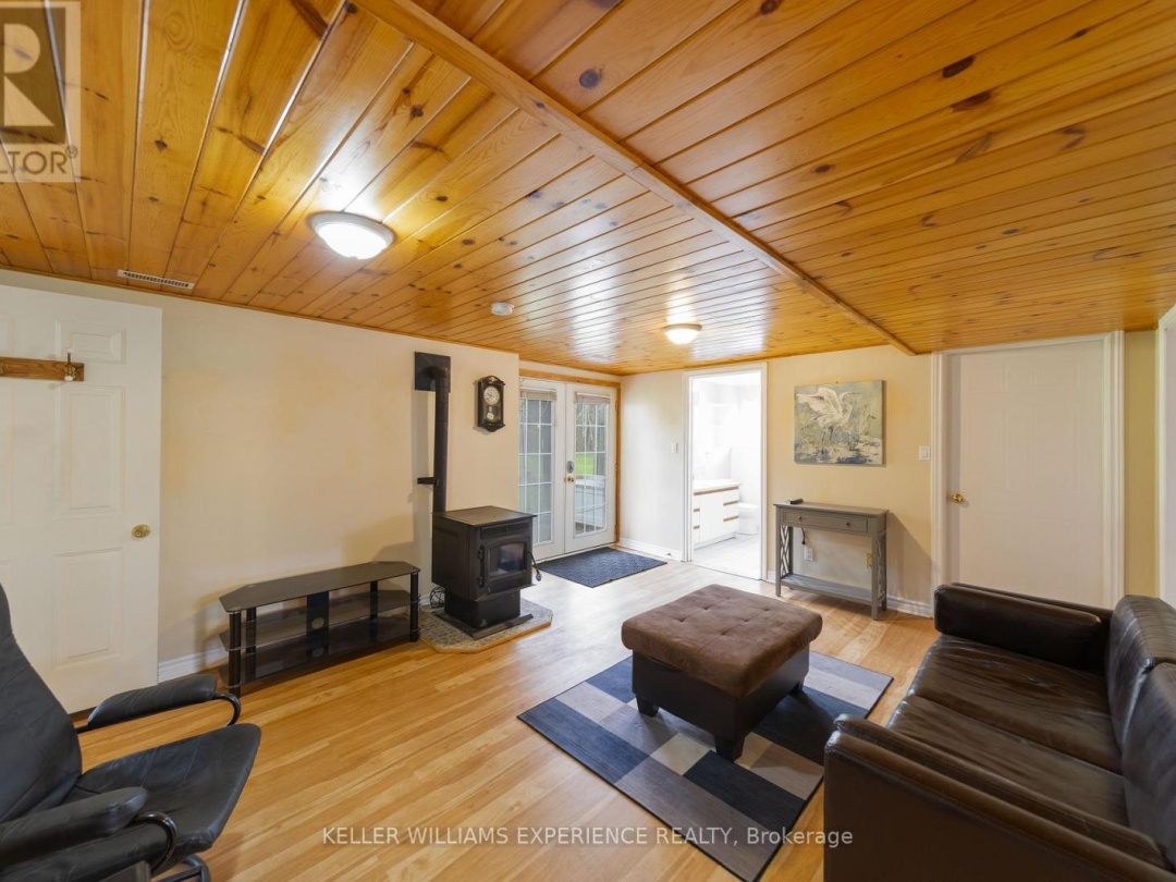 1936 Peninsula Point Road, Sparrow Lake
