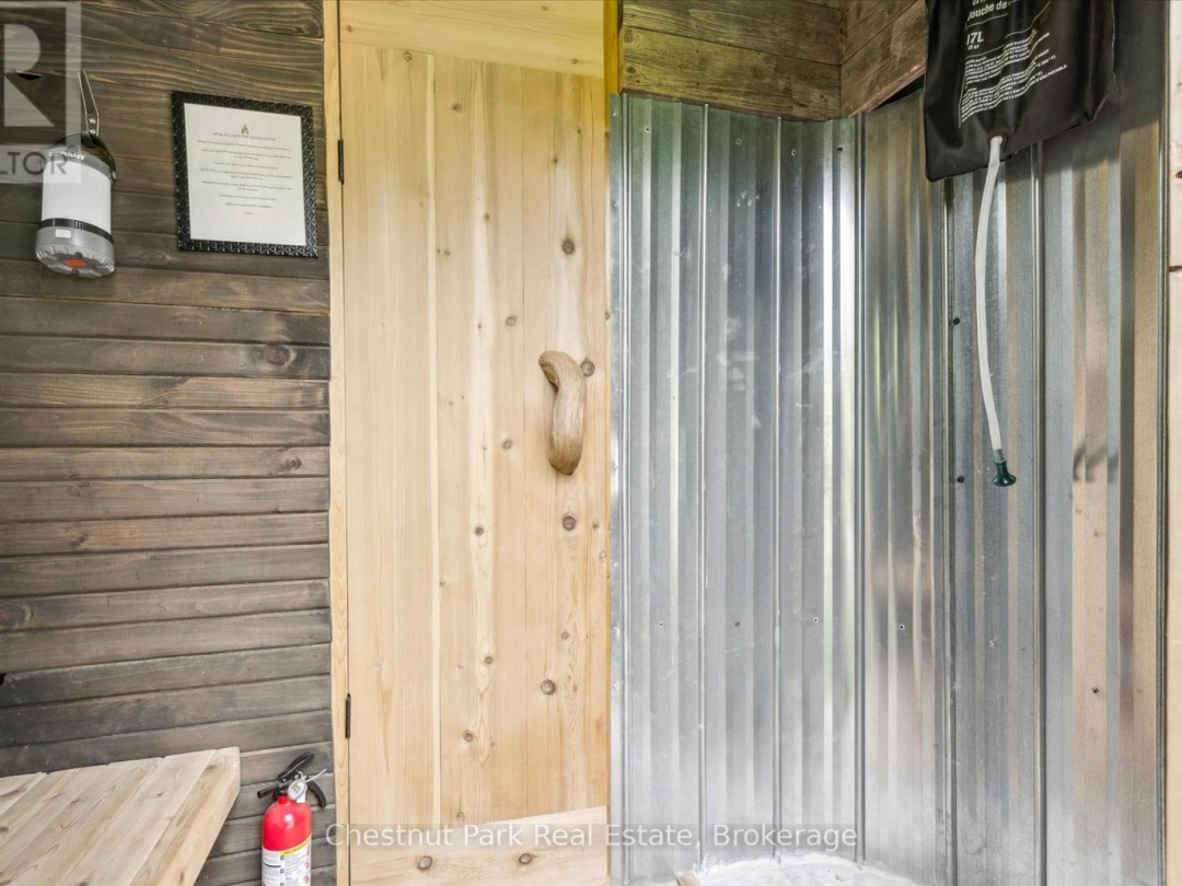 216 BLACKWATER LAKE ROAD, Seguin